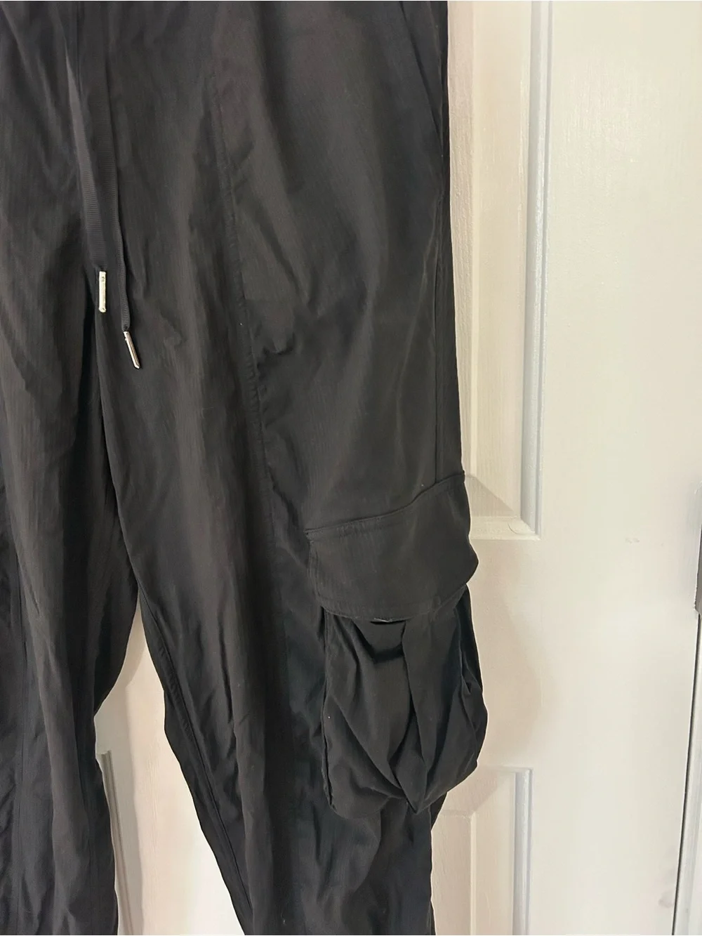 Lululemon Dance Studio Relaxed Fit Mid Rise Cargo Jogger Black - Picture 5 of 7